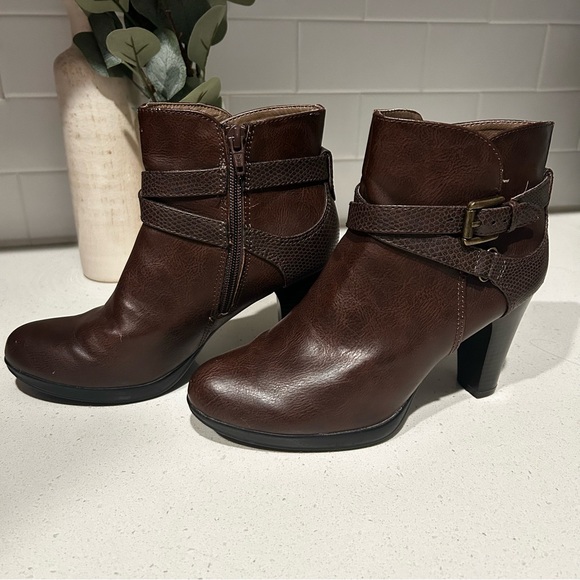 Rialto Shoes - Rialto Women’s Brown Ankle Boots Size 7M
